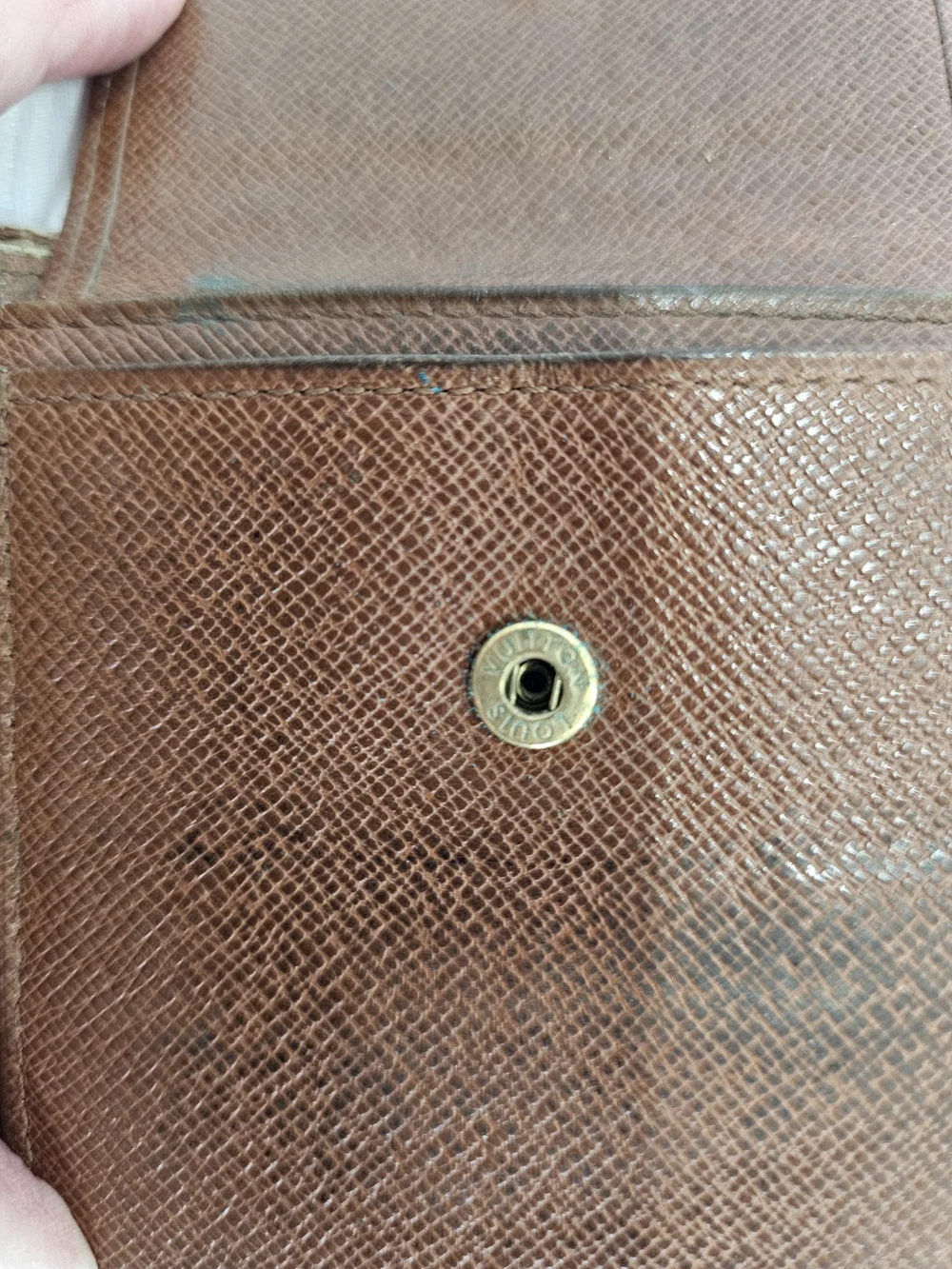 Louis Vuitton signature lv